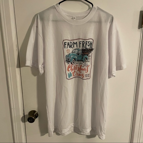 New Vintage Styled Christmas Tee - Picture 1 of 6